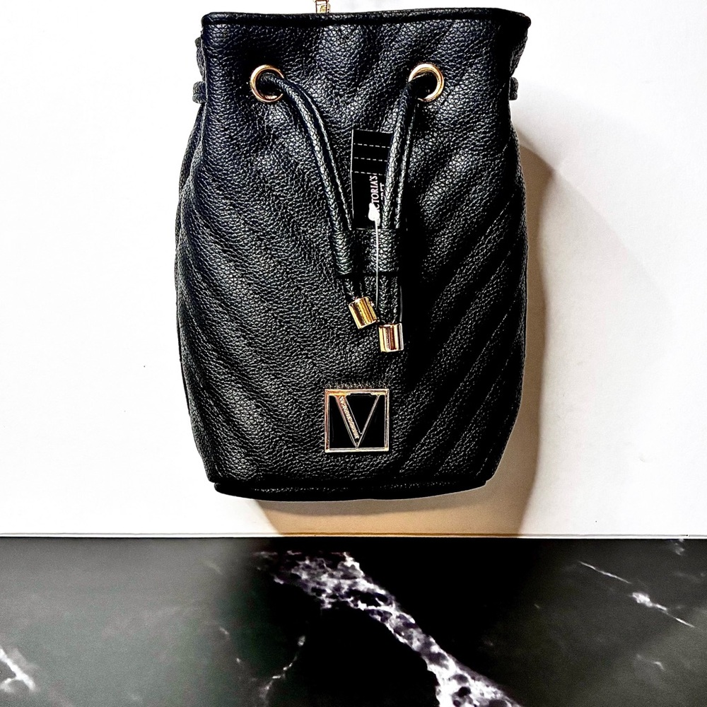 VICTORIA'S SECRET BLACK MINI DRAWSTRING WRISTLET